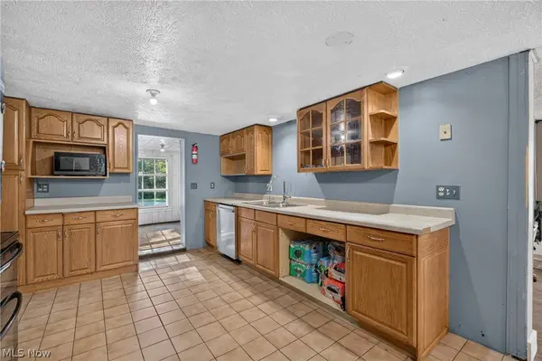 6919 W Smith RD, Medina, OH 44256