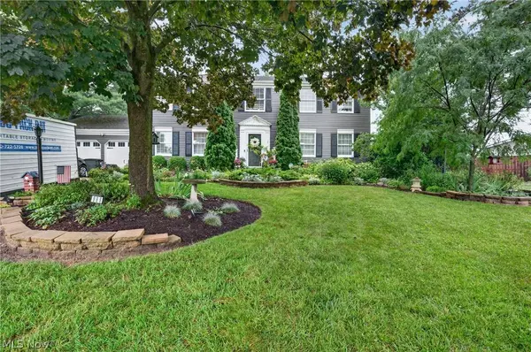 988 White Oak CIR, Medina, OH 44256