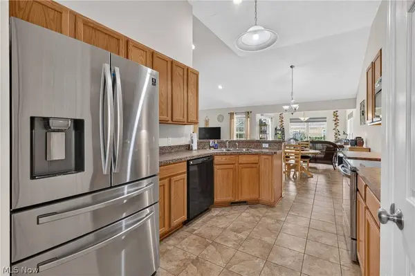 8316 Chesapeake DR, North Ridgeville, OH 44039