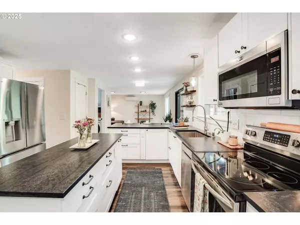 15704 NE 48TH ST, Vancouver, WA 98682