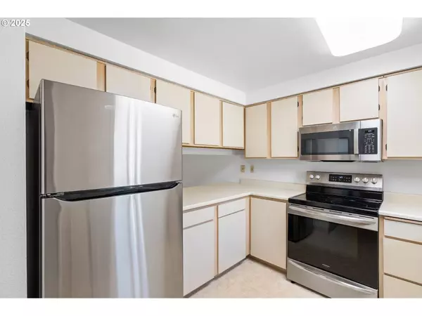 13216 NE SALMON CREEK AVE #J1, Vancouver, WA 98686