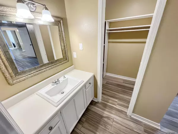 3057 Oneal Ln, Baton Rouge, LA 70816