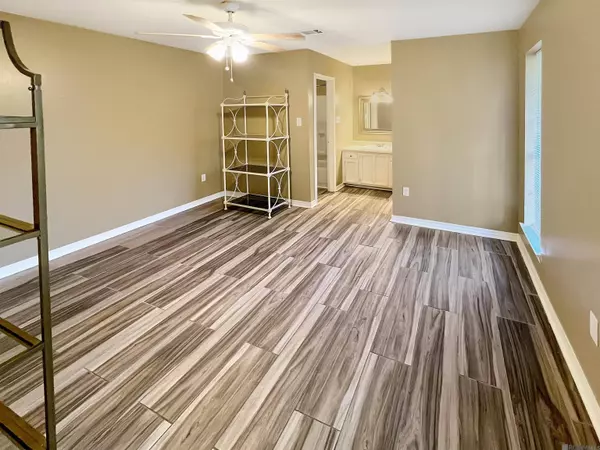 3057 Oneal Ln, Baton Rouge, LA 70816