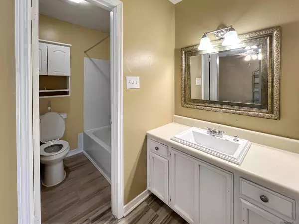 3057 Oneal Ln, Baton Rouge, LA 70816