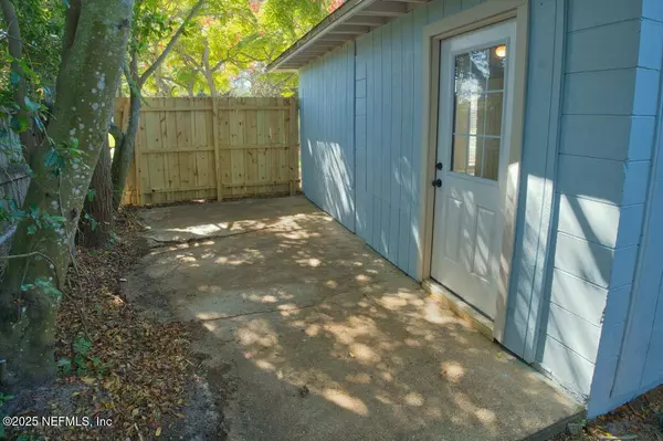 1823 SABLE PALM LN, Jacksonville Beach, FL 32250