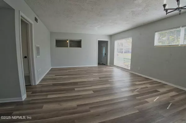 1823 SABLE PALM LN, Jacksonville Beach, FL 32250