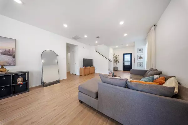 6304 Barrington Cliff Trl, Porter, TX 77365