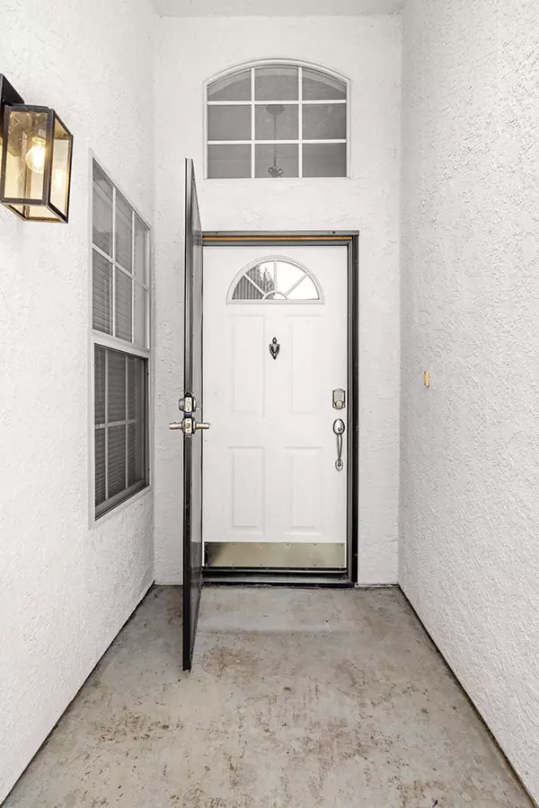 1921 N Terrace Court, Visalia, CA 93291