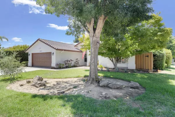 1921 N Terrace Court, Visalia, CA 93291