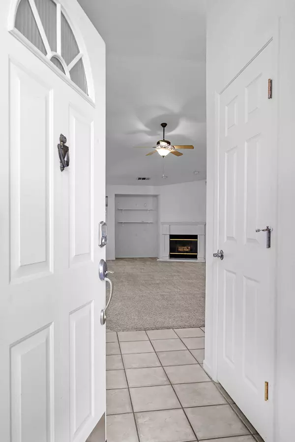 1921 N Terrace Court, Visalia, CA 93291