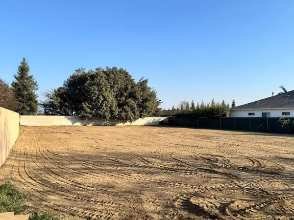 2650 N Kayenta Street, Visalia, CA 93291