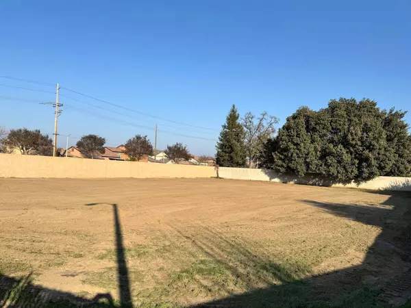 2650 N Kayenta Street, Visalia, CA 93291