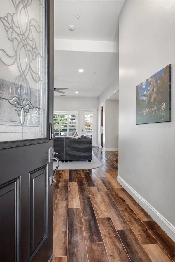 2208 W Benton Court, Exeter, CA 93221