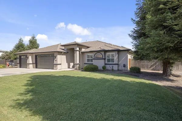 2208 W Benton Court, Exeter, CA 93221