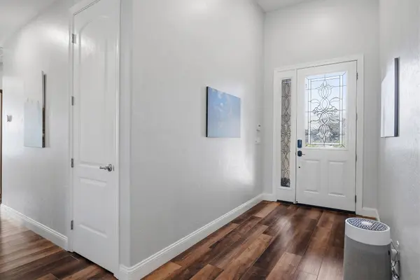 2208 W Benton Court, Exeter, CA 93221