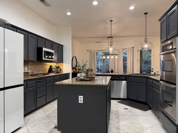 12165 Avenue 322 Street, Visalia, CA 93291