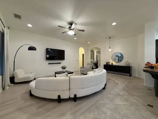 12165 Avenue 322 Street, Visalia, CA 93291