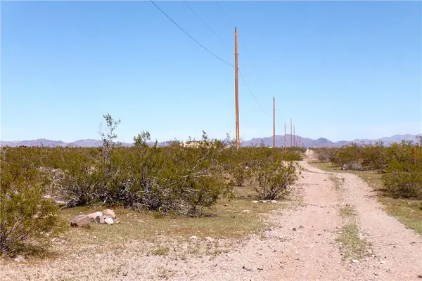 3917 S Jade RD, Golden Valley, AZ 86413