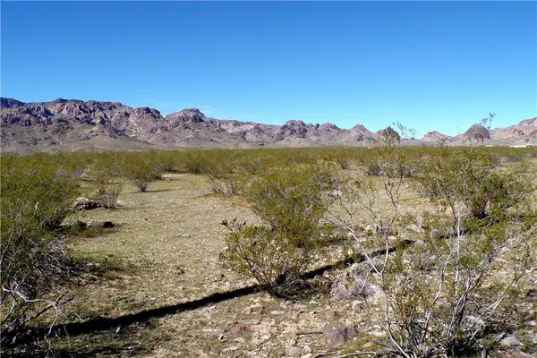 3917 S Jade RD, Golden Valley, AZ 86413