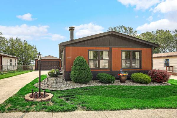 1178 Barry LN, Sauk Village, IL 60411