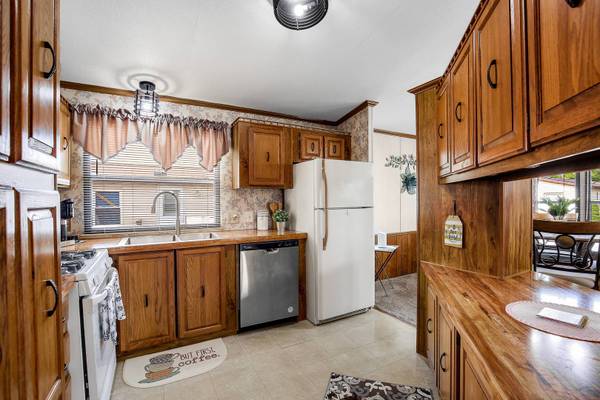 1178 Barry LN, Sauk Village, IL 60411