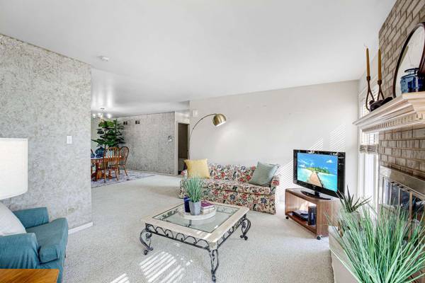 4 Corinth CT, Tinley Park, IL 60477