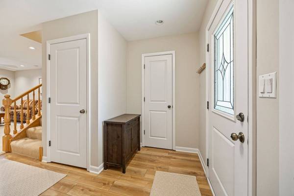 660 Versailles CT #A, Elk Grove Village, IL 60007