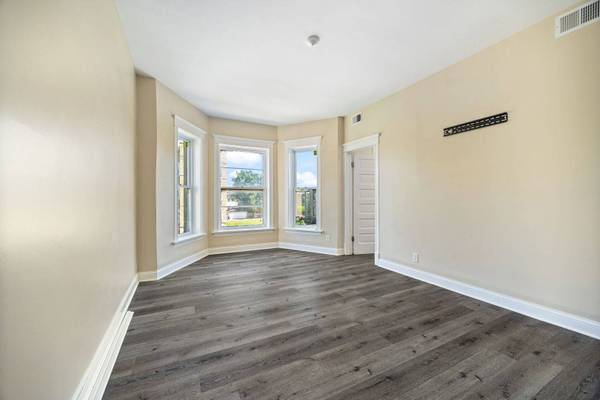 4225 W Jackson BLVD, Chicago, IL 60624