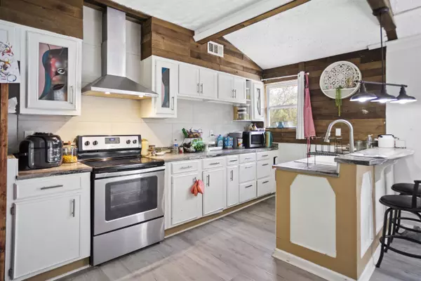 1974 Mccall Bridge Road, Quincy, FL 32351