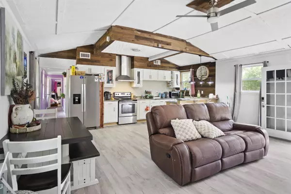 1974 Mccall Bridge Road, Quincy, FL 32351