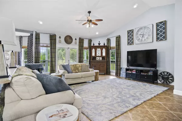 13761 NW Pea Ridge Road, Bristol, FL 32321