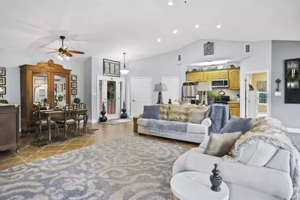 13761 NW Pea Ridge Road, Bristol, FL 32321