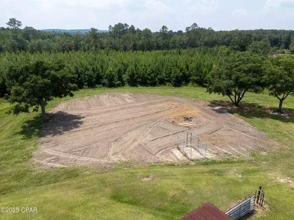 1716 Bradley RD, Westville, FL 32464