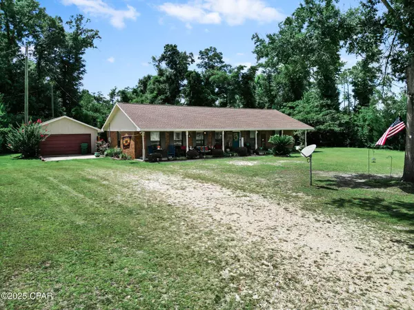 4129 Twin Pines DR, Greenwood, FL 32443