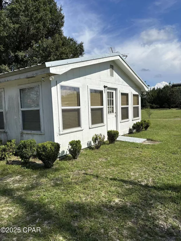 15810 SW Charlie Wood RD, Blountstown, FL 32424
