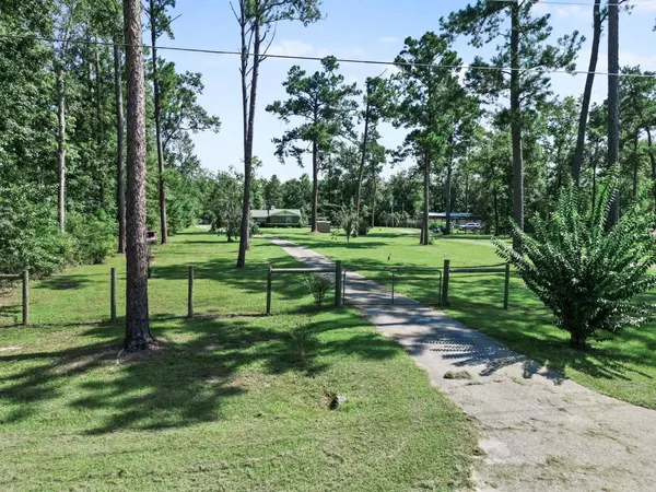 8372 NW River Road, Bristol, FL 32321