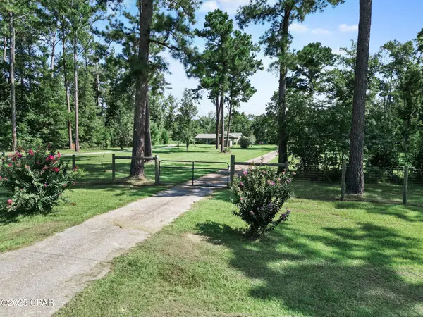 8372 NW River RD, Bristol, FL 32321