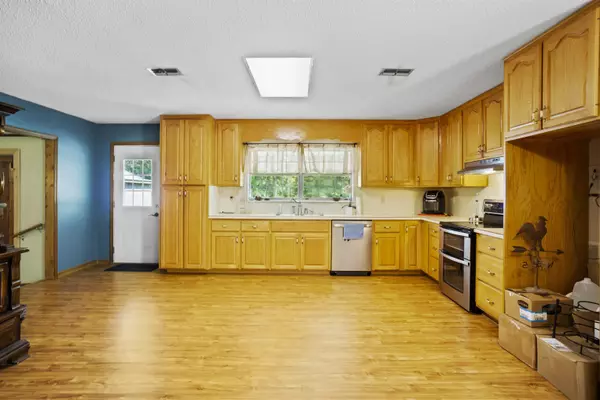 8372 NW River Road, Bristol, FL 32321