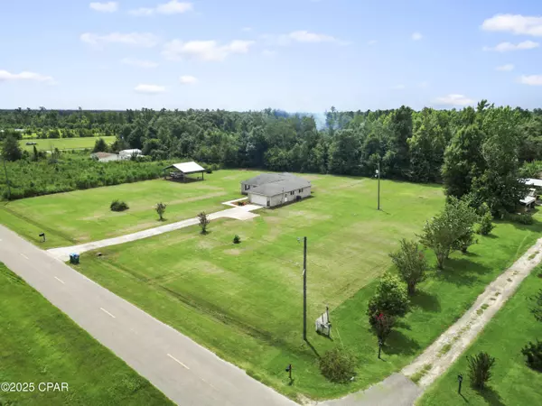 19087 SW Barfield RD, Blountstown, FL 32424