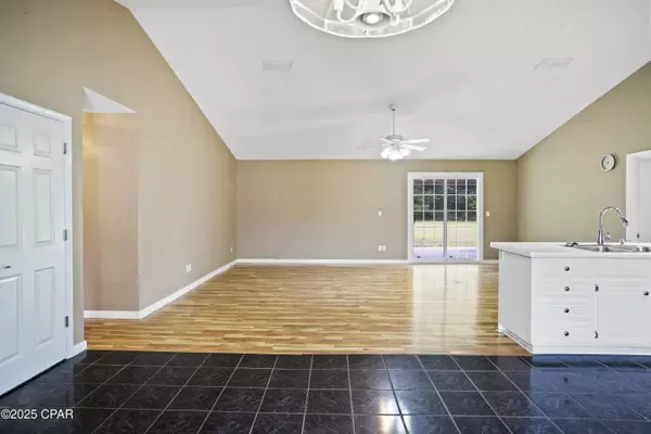 19087 SW Barfield RD, Blountstown, FL 32424