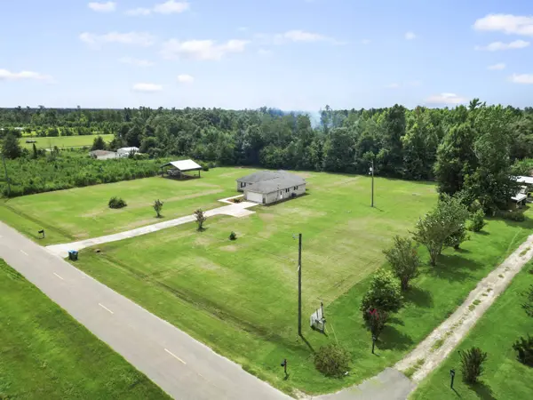 19087 SW Barfield Road, Blountstown, FL 32424