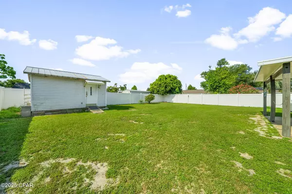 5916 Lake DR, Panama City, FL 32404