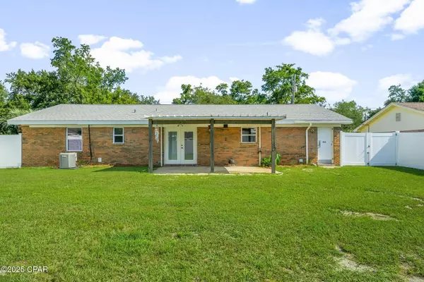 5916 Lake DR, Panama City, FL 32404