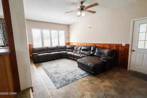 12708 NW Pea Ridge RD, Bristol, FL 32321