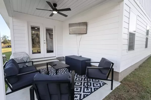 21369 NE Spring Hill Drive, Blountstown, FL 32424