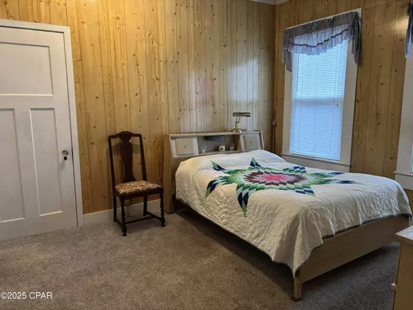 16090 SE Pear ST, Blountstown, FL 32424