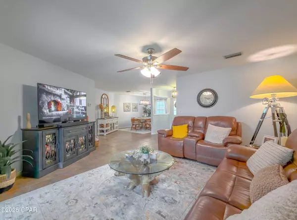 5091 Lake Bluff CIR, Marianna, FL 32446