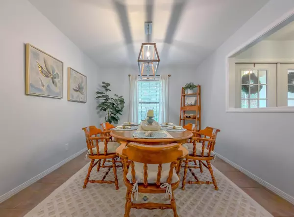 5091 Lake Bluff Circle, Marianna, FL 32446