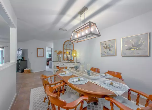 5091 Lake Bluff Circle, Marianna, FL 32446