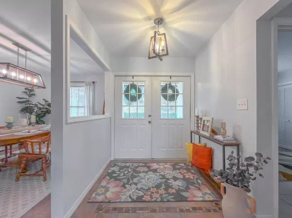 5091 Lake Bluff Circle, Marianna, FL 32446